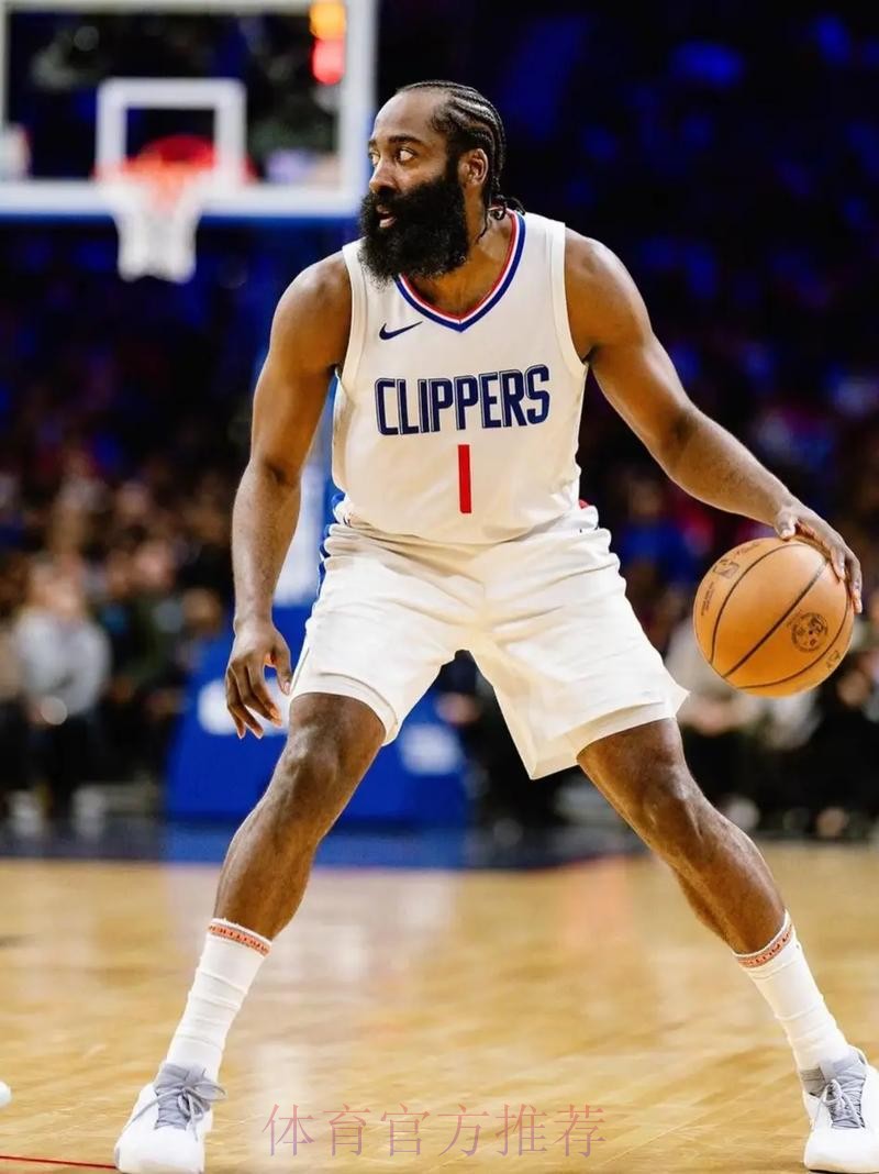 莱昂纳德26+8哈登19分 快船19分逆转残阵活塞